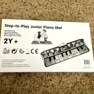 Step and play junior piano
